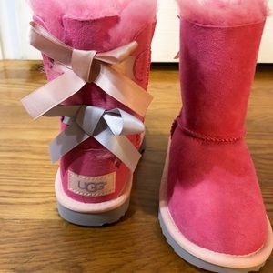 NWOT Bailey Bow II Ugg Boots! Toddler size 10